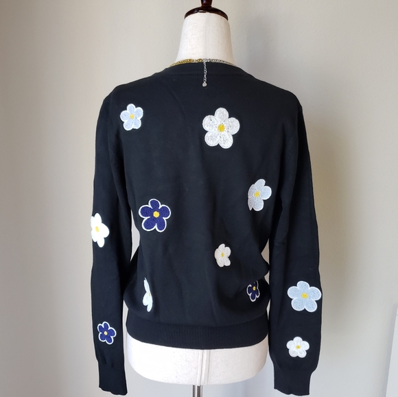 Crewneck Pullover Sweater with Colorful Embroidered Daisy Flowers - Picture 4 of 13